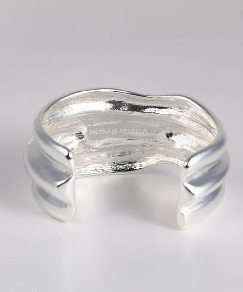 Nothing And Others(ナッシングアンドアザーズ)の「「Nothing And Others/ナッシングアンドアザーズ」New Wave Bangle(バングル/リストバンド・レディース・シルバー・FREE)」の2枚目の写真