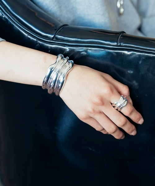 Nothing And Others(ナッシングアンドアザーズ)の「「Nothing And Others/ナッシングアンドアザーズ」New Wave Bangle(バングル/リストバンド・レディース・シルバー・FREE)」の12枚目の写真