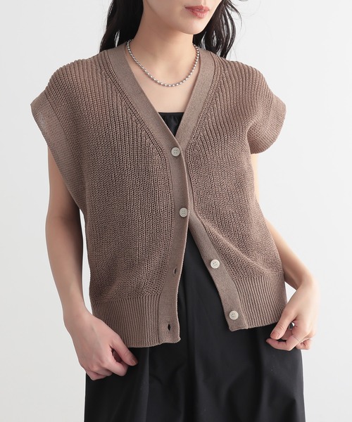 for/c（フォーシー）の「ドライタッチニットノースリーブカーディガン【サスティナブル】（ベスト・レディース・モカ/アイボリー/ネイビー/チャコールグレー・LL/M/L）」の3枚目の写真