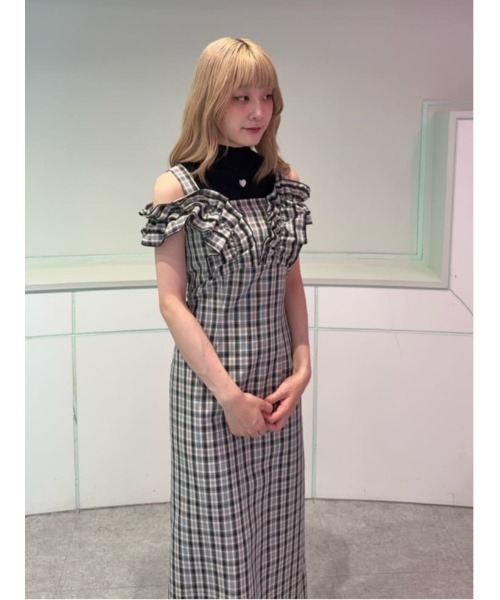 REDYAZEL(レディアゼル)の「2wayフリルショルダーチェックワンピース(ワンピース・レディース・ブラック/ベージュ/ブルー・SMALL/MEDIUM)」の14枚目の写真
