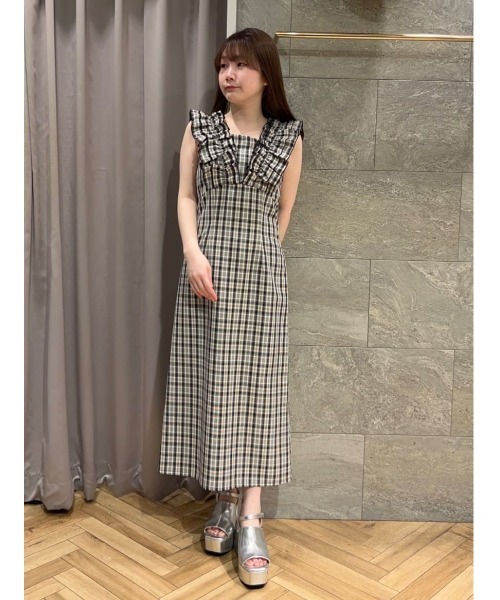 REDYAZEL(レディアゼル)の「2wayフリルショルダーチェックワンピース(ワンピース・レディース・ブラック/ベージュ/ブルー・SMALL/MEDIUM)」の18枚目の写真