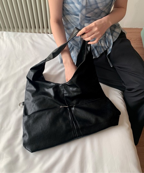 on:nue（オンニュ）の「【on:nue】マルチデイトートバッグ（トートバッグ・レディース・アイボリー/ブラウン/ブラック・ONE SIZE）」の2枚目の写真