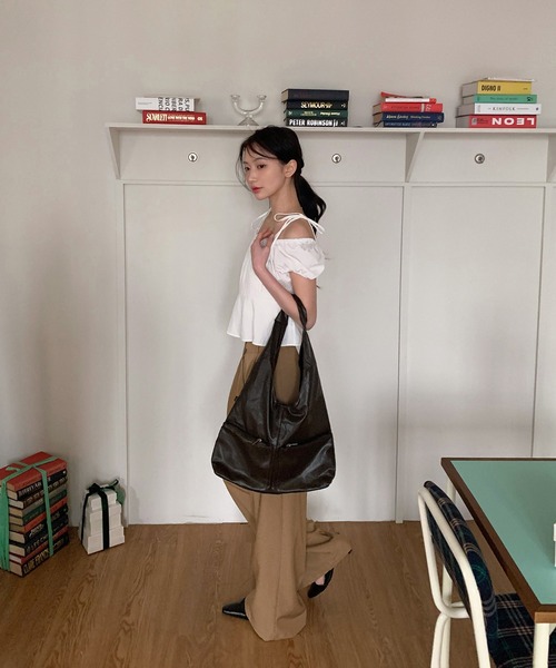 on:nue（オンニュ）の「【on:nue】マルチデイトートバッグ（トートバッグ・レディース・アイボリー/ブラウン/ブラック・ONE SIZE）」の17枚目の写真