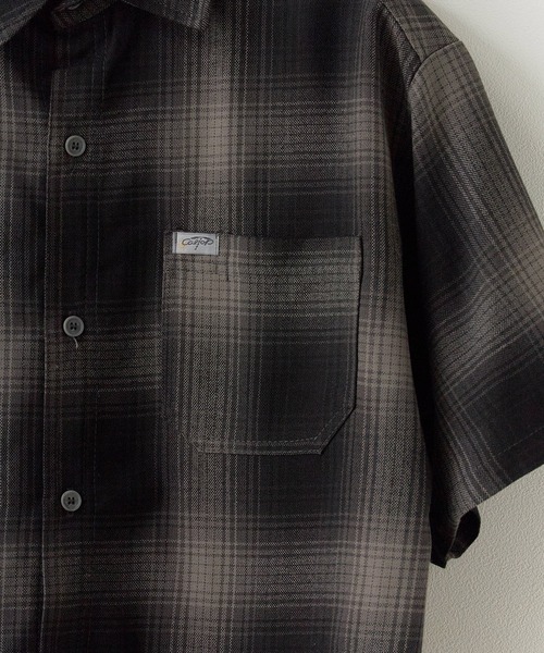 Cal Top（キャルトップ）の「CALTOP/キャルトップ ART2000 SHORT SLEEVE SHIRT チェックシャツ オンブレチェック（シャツ/ブラウス・メンズ・ブラウン/スカイブルー系/ブルー/グリーン系その他/ネイビー×ホワイト/ブラック×ホワイト/ブラック/グレー・S/M/L/XL）」の21枚目の写真