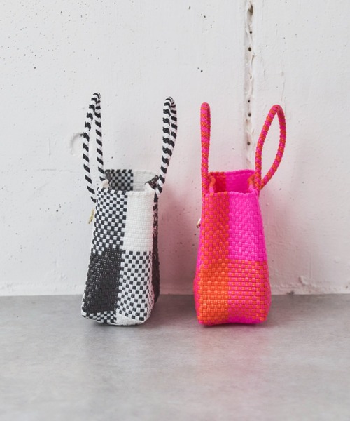 Letra(レトラ)の「【Letra】MERCADO BAG MINI STYLE BLOCKS(かごバッグ・レディース・オレンジ/ホワイト×ブラック・ONESIZE)」の16枚目の写真