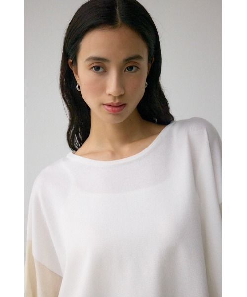 AZUL by moussy(アズールバイマウジー)の「バイカラーワイドルーズニット(ニット/セーター・レディース・オフホワイト/ブラック系その他/グレー系その他・FREE)」の4枚目の写真
