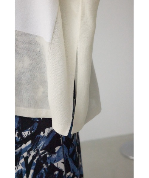 AZUL by moussy(アズールバイマウジー)の「バイカラーワイドルーズニット(ニット/セーター・レディース・オフホワイト/ブラック系その他/グレー系その他・FREE)」の13枚目の写真