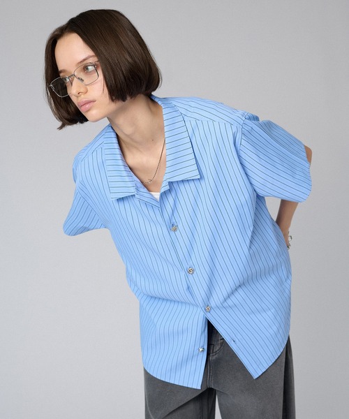 ONCILY（オンシェリー）の「SILVER BUTTON REGULAR COLLAR SHIRT / シルバーボタンレギュラーカラーシャツ（シャツ/ブラウス・メンズ・オフホワイト/ブラック/ブルー/イエロー/ホワイト系その他/ブラック系その他/ブルー系その他/ホワイト/ブラック系その他2・SMALL/MEDIUM/LARGE）」の7枚目の写真