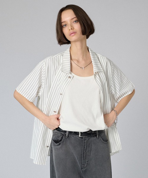 ONCILY（オンシェリー）の「SILVER BUTTON REGULAR COLLAR SHIRT / シルバーボタンレギュラーカラーシャツ（シャツ/ブラウス・メンズ・オフホワイト/ブラック/ブルー/イエロー/ホワイト系その他/ブラック系その他/ブルー系その他/ホワイト/ブラック系その他2・SMALL/MEDIUM/LARGE）」の12枚目の写真