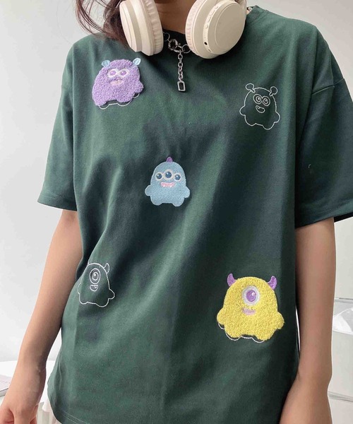 AS KNOW AS plus(アズノゥアズプラス)の「●選びアソート ちりばめアニマルTシャツ (サメ・ネコ・おばけ)(Tシャツ/カットソー・レディース・オートミール/チャコールグレー/オフホワイト/グレー系/アイボリー系/ホワイト系/ダークグリーン系・FREE)」の7枚目の写真