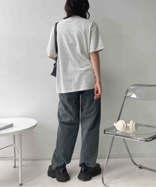 AS KNOW AS plus(アズノゥアズプラス)の「●選びアソート ちりばめアニマルTシャツ (サメ・ネコ・おばけ)(Tシャツ/カットソー・レディース・オートミール/チャコールグレー/オフホワイト/グレー系/アイボリー系/ホワイト系/ダークグリーン系・FREE)」の10枚目の写真
