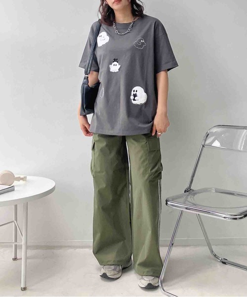 AS KNOW AS plus(アズノゥアズプラス)の「●選びアソート ちりばめアニマルTシャツ (サメ・ネコ・おばけ)(Tシャツ/カットソー・レディース・オートミール/チャコールグレー/オフホワイト/グレー系/アイボリー系/ホワイト系/ダークグリーン系・FREE)」の14枚目の写真