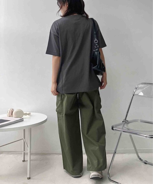 AS KNOW AS plus(アズノゥアズプラス)の「●選びアソート ちりばめアニマルTシャツ (サメ・ネコ・おばけ)(Tシャツ/カットソー・レディース・オートミール/チャコールグレー/オフホワイト/グレー系/アイボリー系/ホワイト系/ダークグリーン系・FREE)」の15枚目の写真