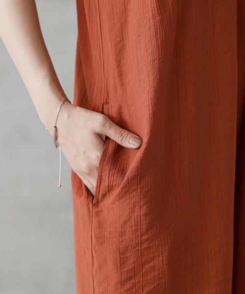 n'OrLABEL（ノアールレーベル）の「『シャーリングサロペットパンツ』（サロペット/オーバーオール・レディース・ブラック/テラコッタ・2/1）」の15枚目の写真