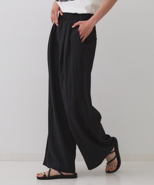 OPAQUE.CLIP（オペークドットクリップ）の「ナイロン混イージーワイドパンツ【洗濯機洗い可】（その他パンツ・レディース・ブラック/ナチュラル・40/38/42）」の3枚目の写真