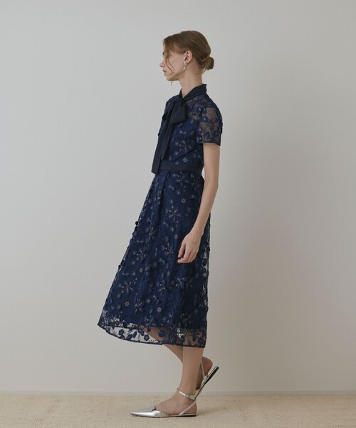 GRACE CONTINENTAL（グレースコンチネンタル）の「フラワ－フレアドレス（ドレス・レディース・ネイビー/ブラック/ピンク・38/36）」の18枚目の写真