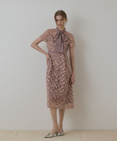 GRACE CONTINENTAL（グレースコンチネンタル）の「フラワ－フレアドレス（ドレス・レディース・ネイビー/ブラック/ピンク・38/36）」の21枚目の写真