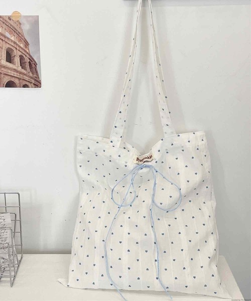TONE SELECT GOODS(トーンセレクトグッズ)の「Liaa/リボン ハート柄 トートバッグ A18670(トートバッグ・レディース・ピンク/レッド/ブルー/ブラック・FREE)」の3枚目の写真