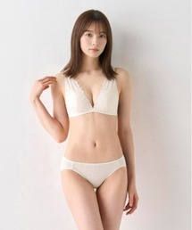 AMOSTYLE BY TRIUMPH（アモスタイルバイトリンプ）の「雲ふわりブラ ブラ&ショーツセット ブロッサムウィスパー【C","Dカップ】 AMST1524 WHU + Mini JX（ブラ&ショーツ）」