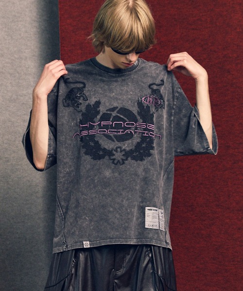 MAISON SPECIAL(メゾンスペシャル)の「《UNISEX》【Hypnose Association for MAISON SPECIAL】「Tiger」Prime-Over Crew Neck T-Shirt/プライムオーバークルーネックTシャツ【MAISON SPECIAL/メゾンスペシャル】(Tシャツ/カットソー・メンズ・ブラック/ライトグレー・2/1)」の2枚目の写真