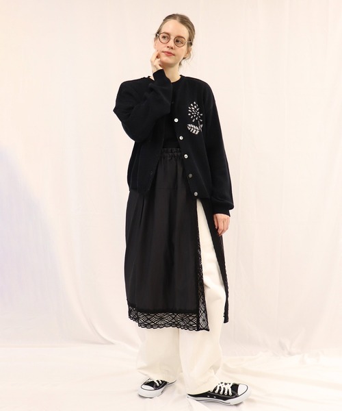 haupia（ハウピア）の「Dahlia'Swan Lake'【ニットカーディガン】（カーディガン/ボレロ・レディース・チャコールグレー/クリーム/ブラック/サックスブルー・MEDIUM）」の5枚目の写真