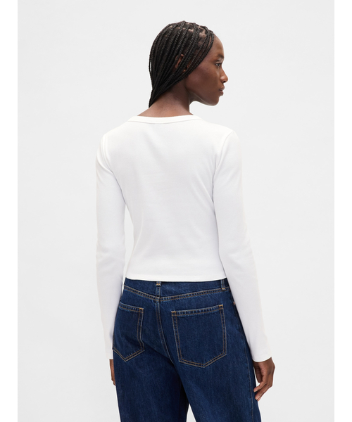 GAP（ギャップ）の「リブ Gapロゴ クロップド クルーネックTシャツ（Tシャツ/カットソー・レディース・ブラック/ホワイト/グリーン/グレー/ブラック系その他・XS/S/M/L/XL/XXS）」の11枚目の写真