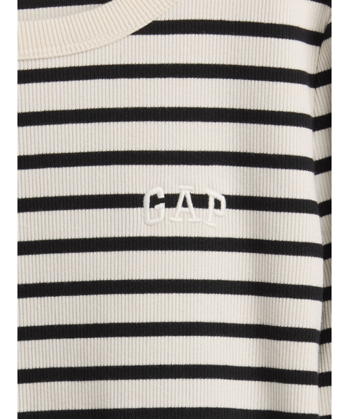 GAP（ギャップ）の「リブ Gapロゴ クロップド クルーネックTシャツ（Tシャツ/カットソー・レディース・ブラック/ホワイト/グリーン/グレー/ブラック系その他・XS/S/M/L/XL/XXS）」の14枚目の写真