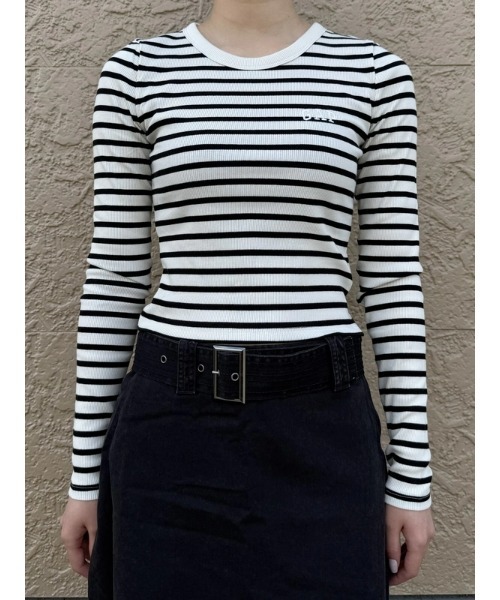GAP（ギャップ）の「リブ Gapロゴ クロップド クルーネックTシャツ（Tシャツ/カットソー・レディース・ブラック/ホワイト/グリーン/グレー/ブラック系その他・XS/S/M/L/XL/XXS）」の3枚目の写真