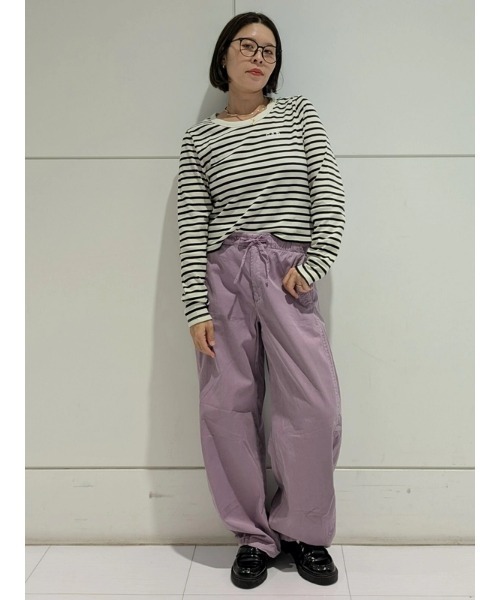 GAP（ギャップ）の「リブ Gapロゴ クロップド クルーネックTシャツ（Tシャツ/カットソー・レディース・ブラック/ホワイト/グリーン/グレー/ブラック系その他・XS/S/M/L/XL/XXS）」の22枚目の写真