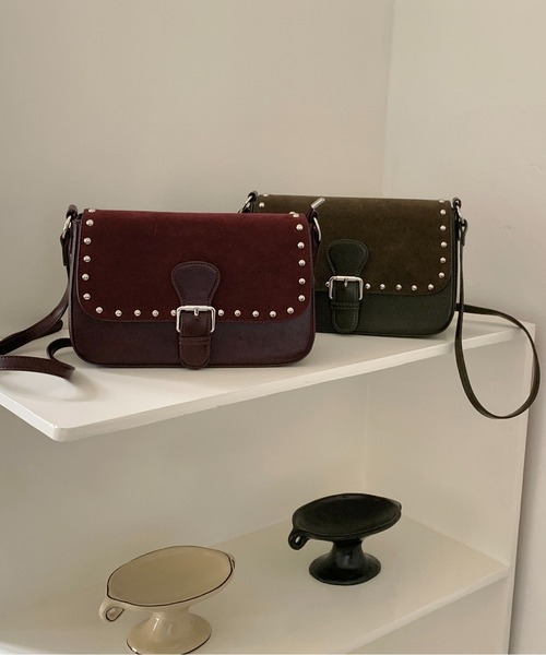 FINEnough(ファインナフ)の「配色切り替えスタッズ付きハンドル2WAYショルダーバッグ(ショルダーバッグ・レディース・カーキ/ブラック/ワインレッド/ブラウン・FREE)」の9枚目の写真