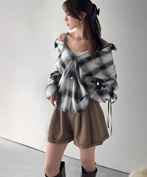 mily bilet（ミウィビレット）の「【mily bilet】アレンジ自在！2wayオフショルチェック柄襟シャツ（長袖）（シャツ/ブラウス・レディース・ネイビー/レッド/ブラウン/ブラック・X-LARGE/SMALL/MEDIUM/LARGE）」の8枚目の写真