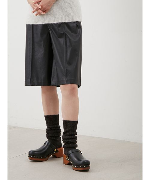 Mila Owen（ミラオーウェン）の「ベルト付きサボサンダル（サンダル・レディース・キャメル/ブラック・36/37/38）」の12枚目の写真