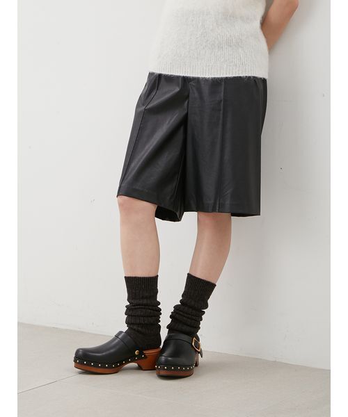 Mila Owen（ミラオーウェン）の「ベルト付きサボサンダル（サンダル・レディース・キャメル/ブラック・36/37/38）」の13枚目の写真