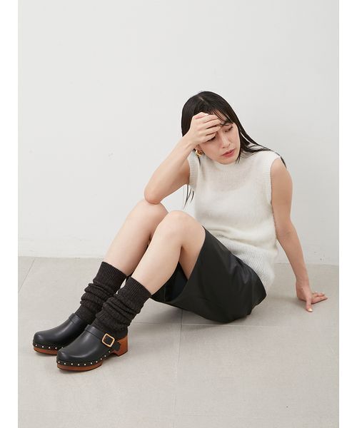 Mila Owen（ミラオーウェン）の「ベルト付きサボサンダル（サンダル・レディース・キャメル/ブラック・36/37/38）」の15枚目の写真