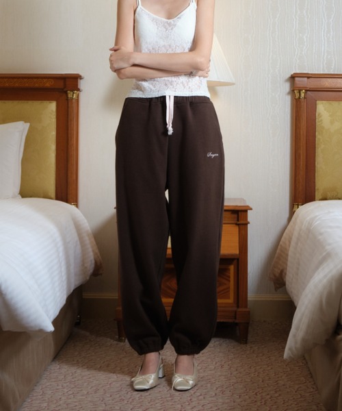 Smyeon(スミョン)の「Embroidery sweat pants/刺繍スウェットパンツ(スウェットパンツ・レディース・ブラウン/ホワイト/ネイビー/グレー/ピンク/ホワイト×ブルー/ホワイト×ピンク・FREE)」の10枚目の写真