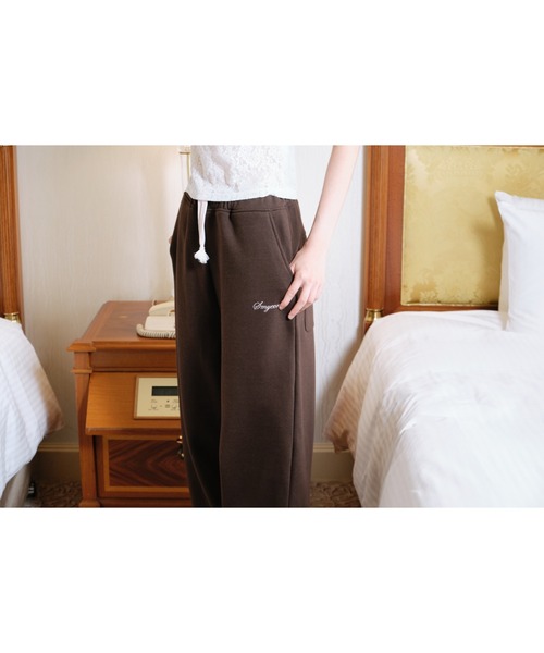Smyeon(スミョン)の「Embroidery sweat pants/刺繍スウェットパンツ(スウェットパンツ・レディース・ブラウン/ホワイト/ネイビー/グレー/ピンク/ホワイト×ブルー/ホワイト×ピンク・FREE)」の12枚目の写真