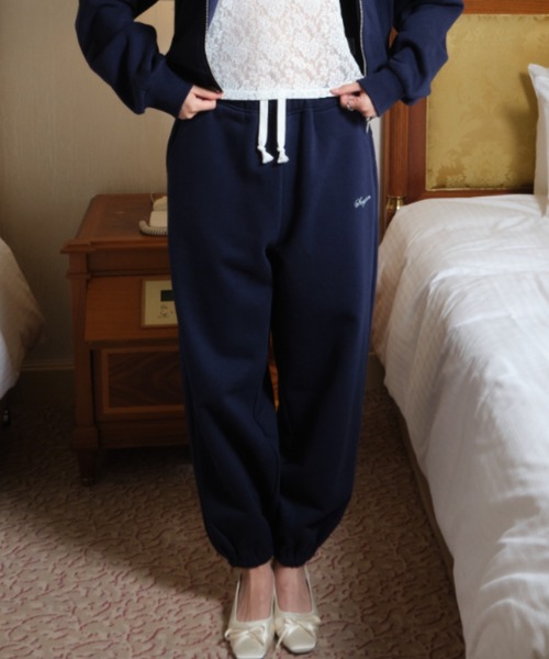 Smyeon フーディー スウェットパンツ ネイビー Smyeon（スミョン）の「Embroidery sweat pants/刺繍スウェットパンツ