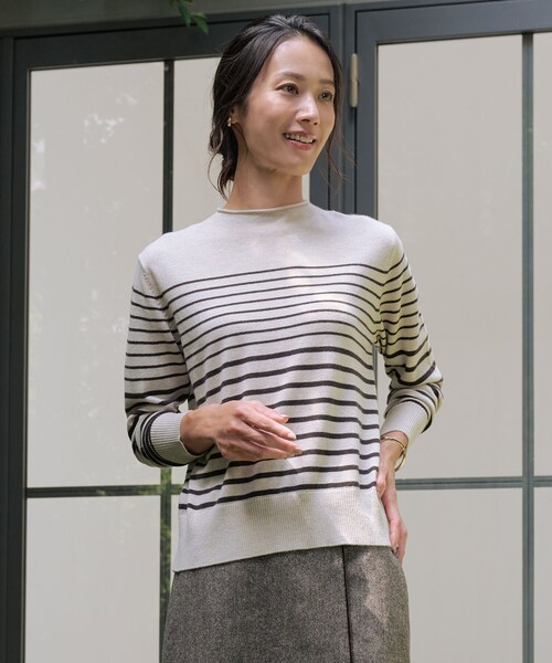J.PRESS(ジェイプレス)の「SOFT TOUCH WOOL ボーダー ニット(ニット/セーター・レディース・ネイビー系1/ベージュ系1/グレー系1・T15/T13)」の2枚目の写真