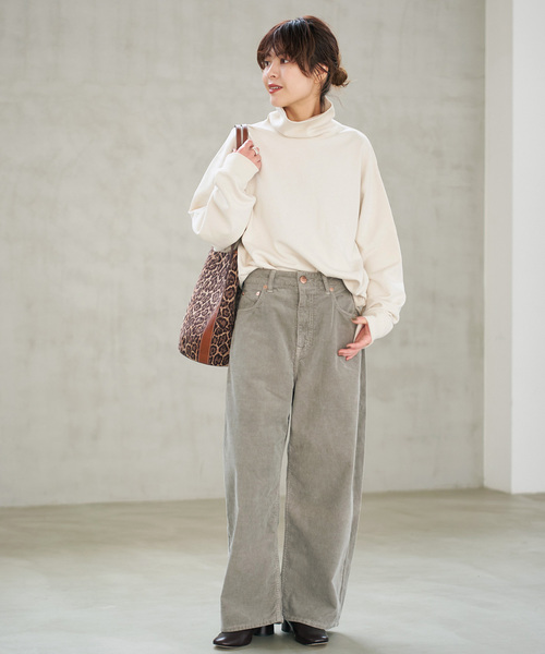 Spick & Span（スピックアンドスパン）の「《WEB限定 / 追加》裏毛ハイネックプルオーバー（スウェット・レディース・ブラック/アイボリー・FREE）」の4枚目の写真