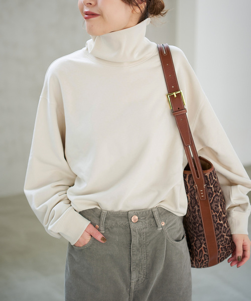 Spick & Span（スピックアンドスパン）の「《WEB限定 / 追加》裏毛ハイネックプルオーバー（スウェット・レディース・ブラック/アイボリー・FREE）」の14枚目の写真