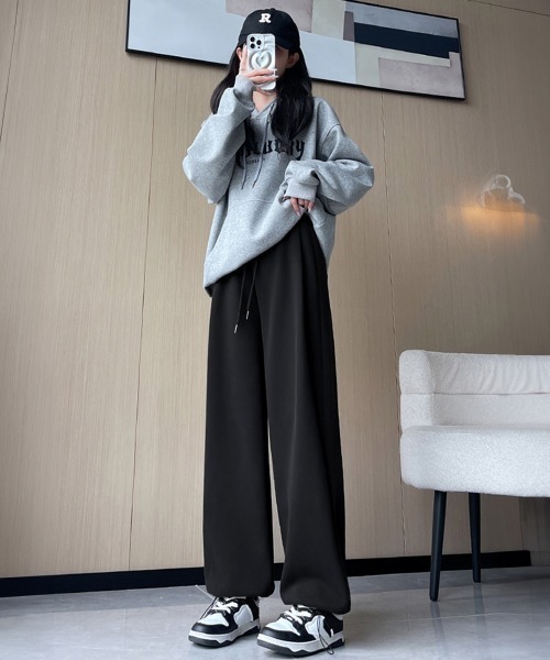 NANEA（ナネア）の「ワイドスウェットパンツ（スウェットパンツ・レディース・ブラック/グレー・SMALL/MEDIUM/LARGE）」の3枚目の写真