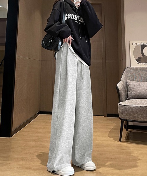 NANEA（ナネア）の「ワイドスウェットパンツ（スウェットパンツ・レディース・ブラック/グレー・SMALL/MEDIUM/LARGE）」の4枚目の写真