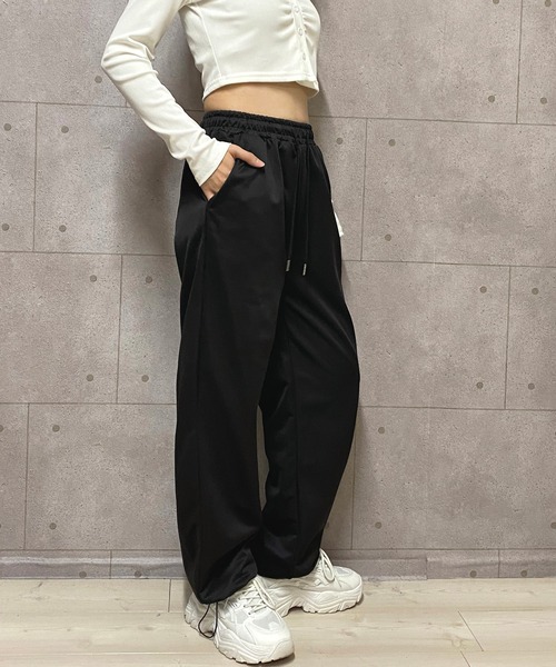 NANEA（ナネア）の「ワイドスウェットパンツ（スウェットパンツ・レディース・ブラック/グレー・SMALL/MEDIUM/LARGE）」の10枚目の写真