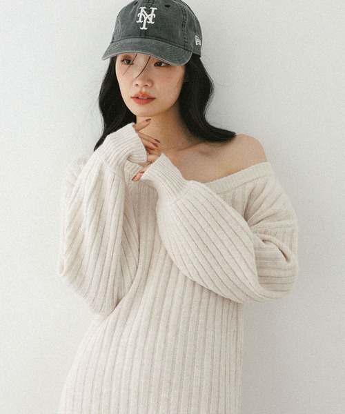 Heather（ヘザー）の「Vネックオフショルニットミニワンピース 598397