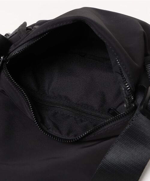 dictionary(ディクショナリー)の「【 KANGOL Black series / カンゴール 】 3pocket Shoulder BAG(ショルダーバッグ・メンズ・ブラック・FREE)」の4枚目の写真