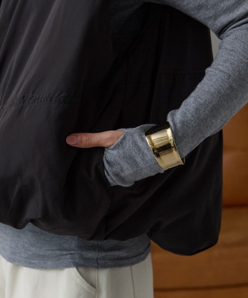 r.（アールドット）の「ファイバーダウン　フーディベスト（ダウンベスト・レディース・キナリ/オリーブ/グレイッシュベージュ/ブラック・FREE）」の7枚目の写真