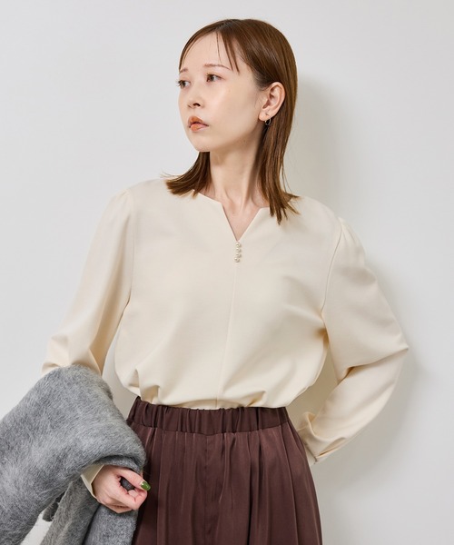 ROPE' PICNIC（ロペピクニック）の「パール付きポンチプルオーバー/セットアップ対応（Tシャツ/カットソー・レディース・ブラウン/オフホワイト/ブラック・S/M）」の2枚目の写真