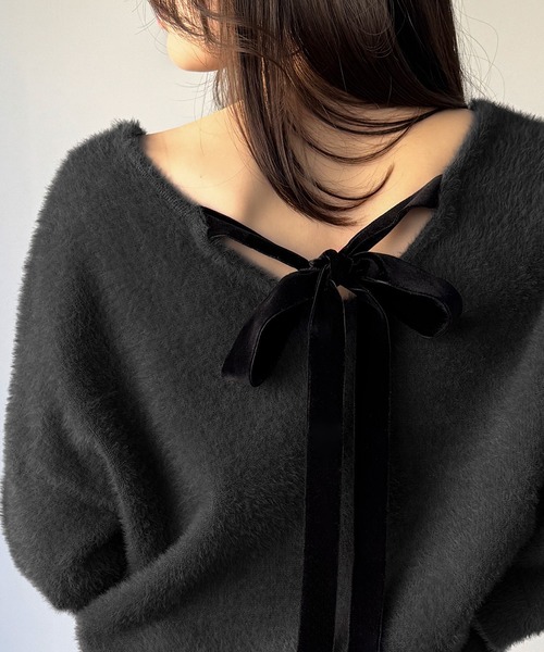 junoah(ジュノア)の「バックベロアリボンシャギーニットトップス(ニット/セーター・レディース・チャコール/ブラウン/アイボリー・MEDIUM/LARGE)」の3枚目の写真
