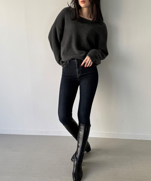 junoah(ジュノア)の「バックベロアリボンシャギーニットトップス(ニット/セーター・レディース・チャコール/ブラウン/アイボリー・MEDIUM/LARGE)」の6枚目の写真