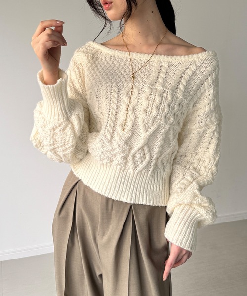 junoah(ジュノア)の「2wayワンショルケーブルショートニット(ニット/セーター・レディース・ダークブラウン/アイボリー/ライトブルー・LARGE/MEDIUM)」の7枚目の写真